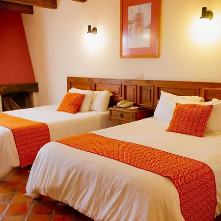 ホテル ディエゴ デ マザリエゴス San Cristóbal de Las Casas エクステリア 写真