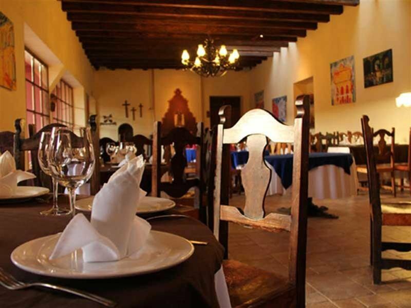ホテル ディエゴ デ マザリエゴス San Cristóbal de Las Casas エクステリア 写真